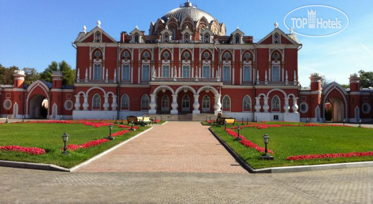 Фото Петровский Путевой Дворец (Petroff Palace)