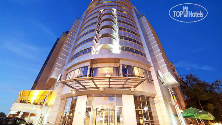 Фото DoubleTree by Hilton Hotel Bucharest Unirii Square