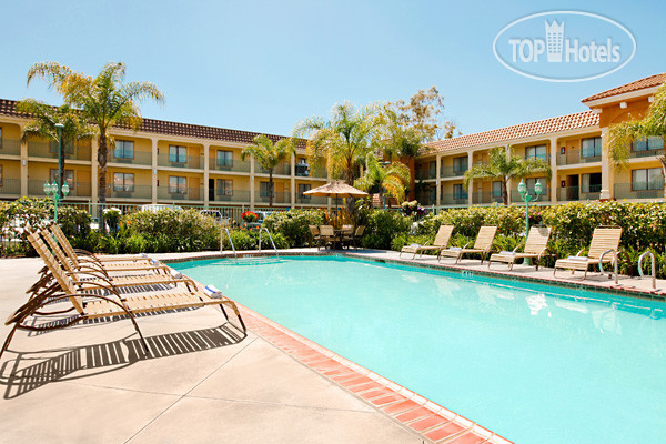 Фото Cortona Inn & Suites Anaheim Resort