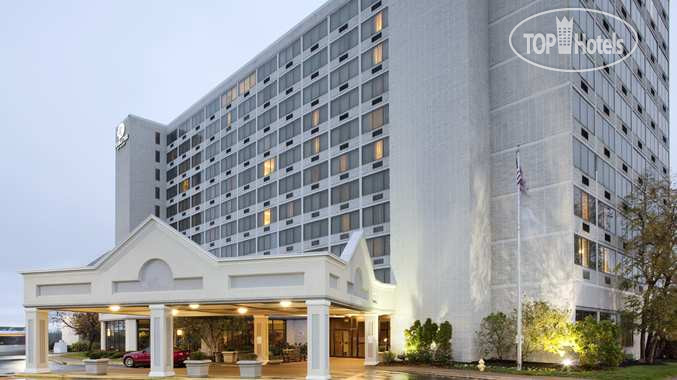 Фото DoubleTree by Hilton Hotel St. Louis - Westport