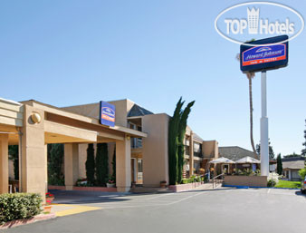 Фото Howard Johnson Inn And Suites Vallejo/Near Discovery Kingdom