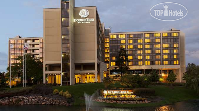 Фото DoubleTree by Hilton Hotel Chicago – Oak Brook