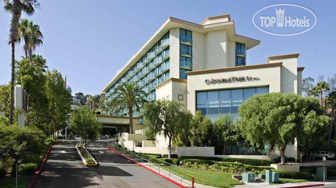 Фото DoubleTree by Hilton Hotel San Diego Circle