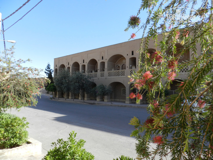 Фото Laleh Yazd Hotel